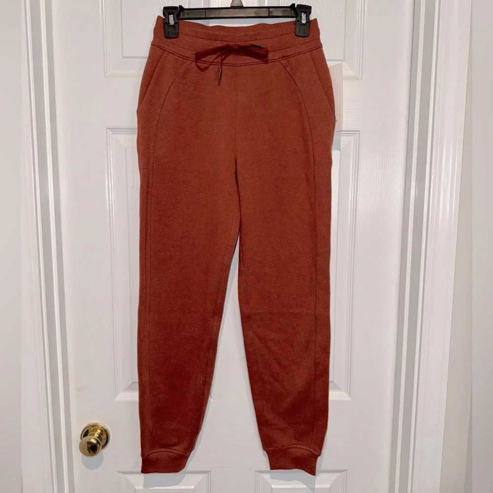 Lululemon Scuba Brown High Rise Joggers. Size 4. NWT